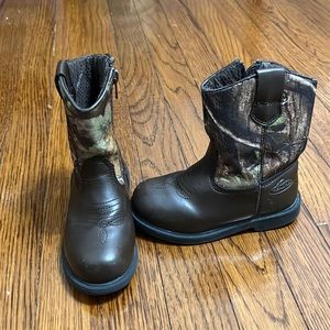 Real tree camo boots